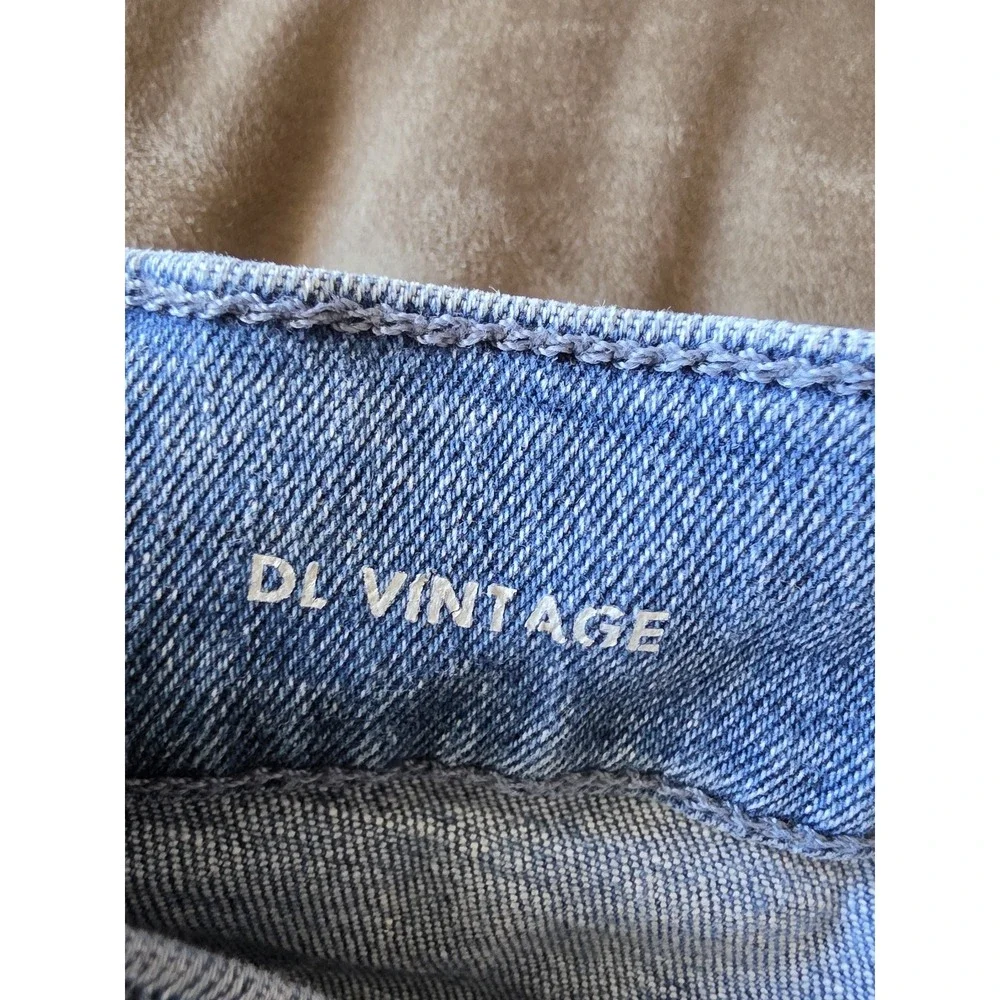 DL1961 Women Straight Jeans Size 26 Blue Casual Denim Pants Distressed Hems